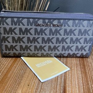 NWT Michael Kors wallet